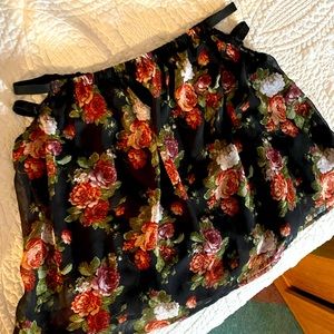 GORGEOUS SIDE CUTOUT FLORAL SKIRT